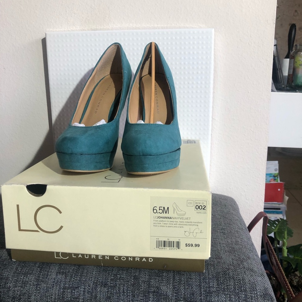 LC Lauren Conrad Turquoise Platform Heels
